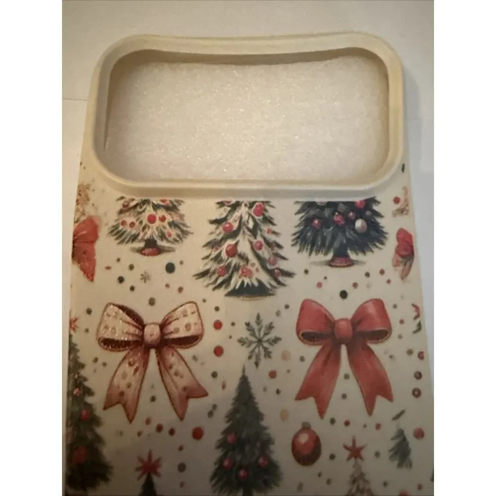 NWT iPhone 17 Pro Max Christmas Trees And Bows Snap On Case